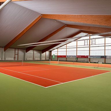 Tennishalle innen
